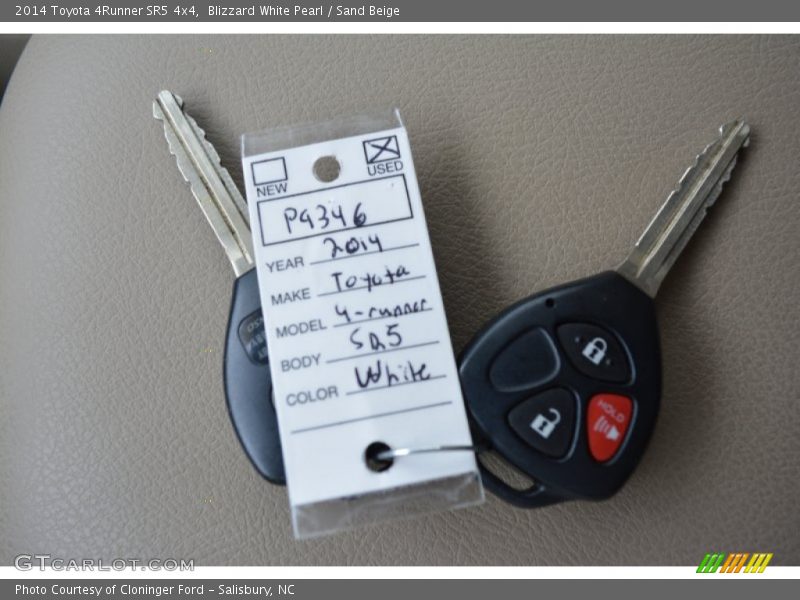 Blizzard White Pearl / Sand Beige 2014 Toyota 4Runner SR5 4x4