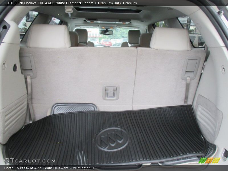 White Diamond Tricoat / Titanium/Dark Titanium 2010 Buick Enclave CXL AWD