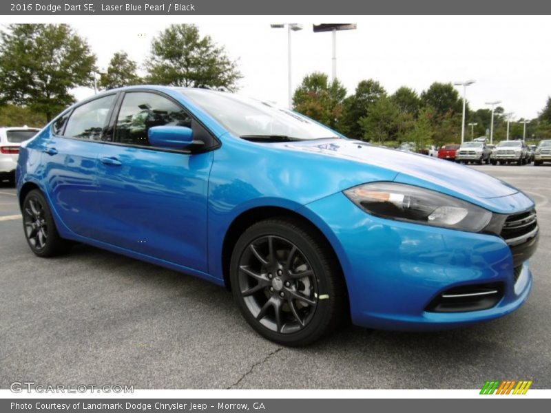 Front 3/4 View of 2016 Dart SE