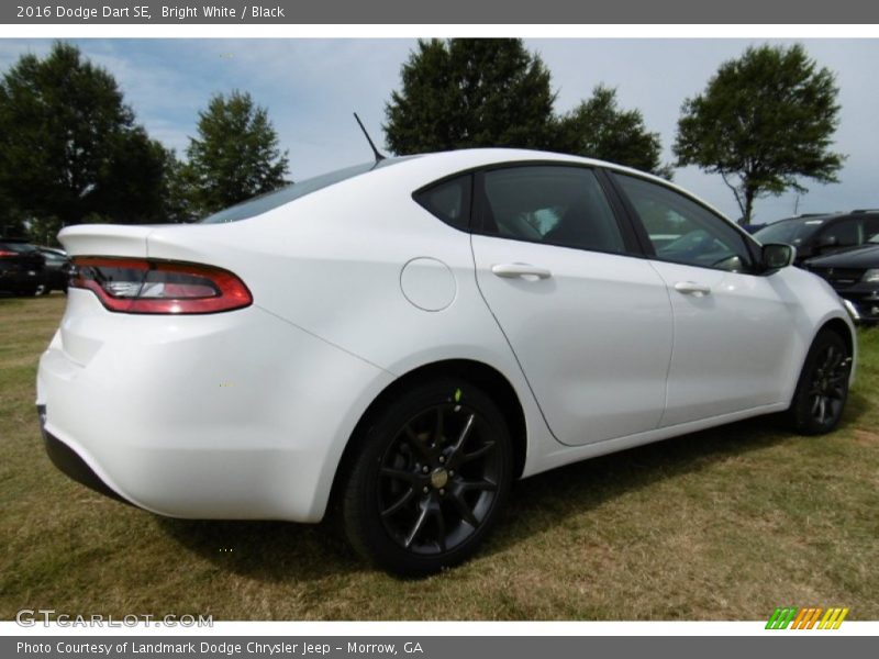 Bright White / Black 2016 Dodge Dart SE