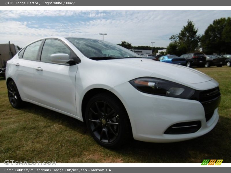 Bright White / Black 2016 Dodge Dart SE