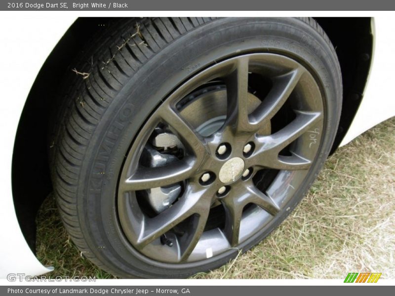 Bright White / Black 2016 Dodge Dart SE