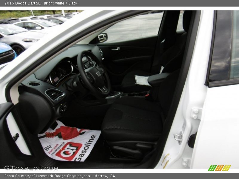 Bright White / Black 2016 Dodge Dart SE