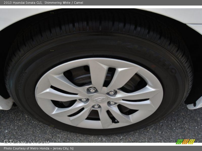 Shimmering White / Camel 2013 Hyundai Sonata GLS