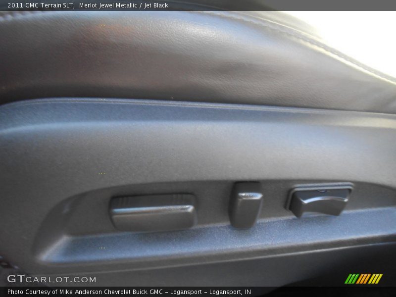 Merlot Jewel Metallic / Jet Black 2011 GMC Terrain SLT