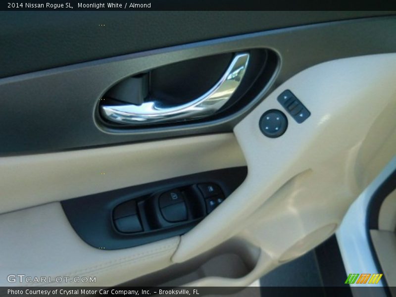 Moonlight White / Almond 2014 Nissan Rogue SL