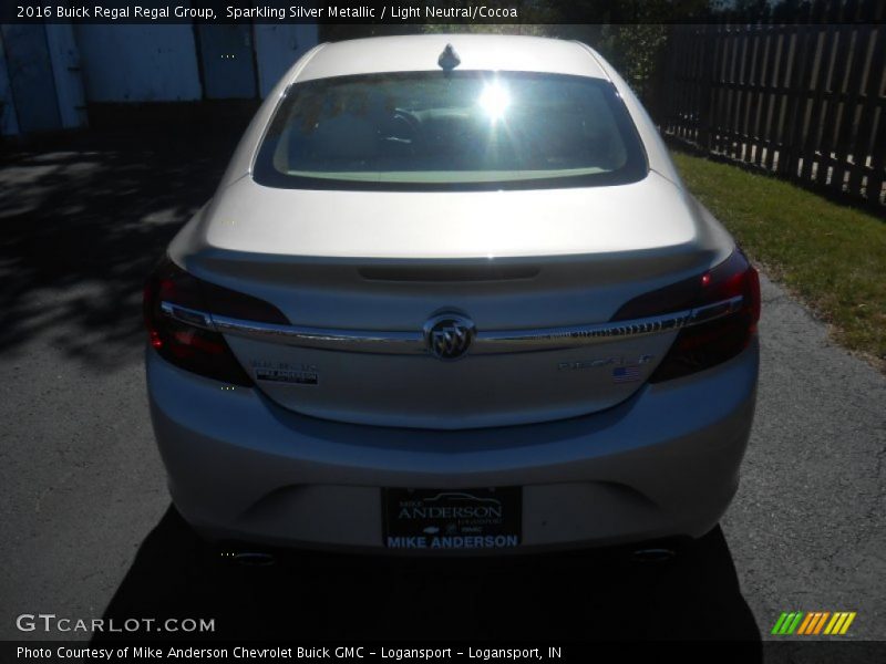 Sparkling Silver Metallic / Light Neutral/Cocoa 2016 Buick Regal Regal Group