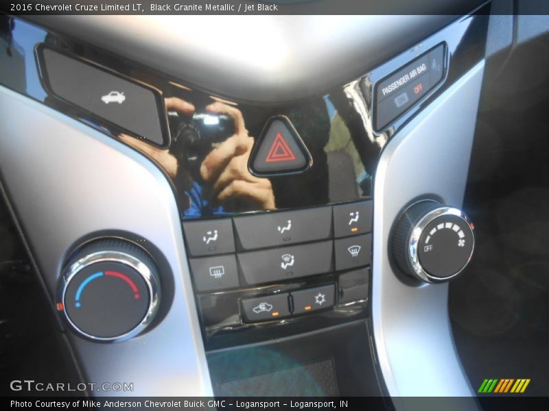 Black Granite Metallic / Jet Black 2016 Chevrolet Cruze Limited LT