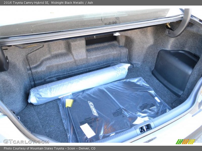 Midnight Black Metallic / Ash 2016 Toyota Camry Hybrid SE