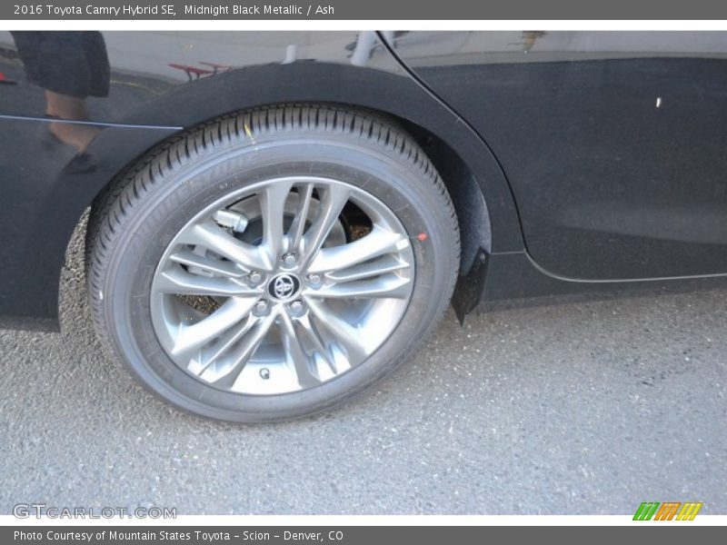 Midnight Black Metallic / Ash 2016 Toyota Camry Hybrid SE