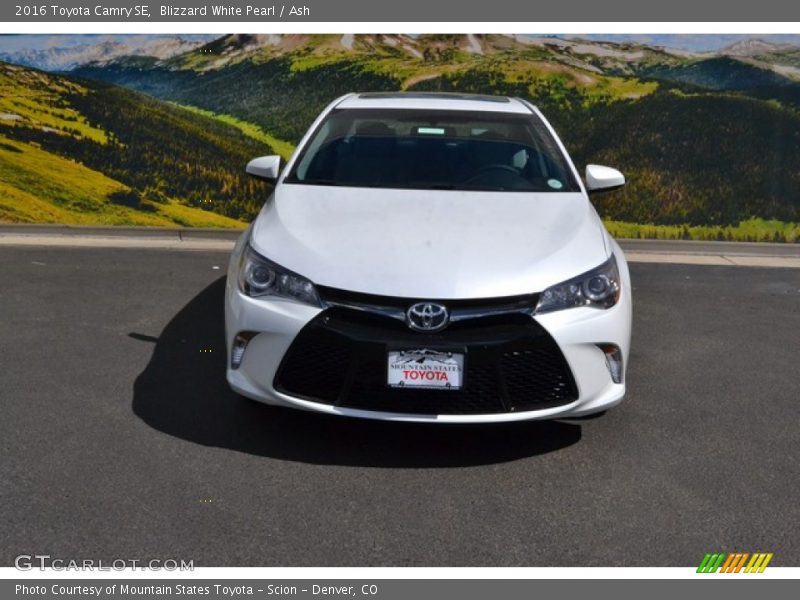 Blizzard White Pearl / Ash 2016 Toyota Camry SE