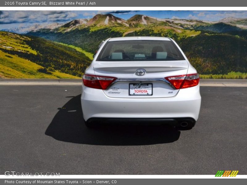 Blizzard White Pearl / Ash 2016 Toyota Camry SE