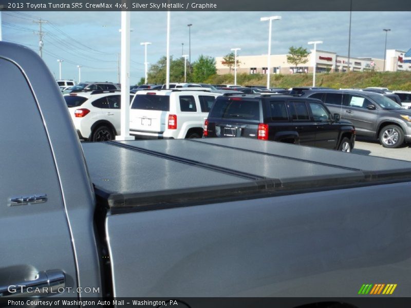 Silver Sky Metallic / Graphite 2013 Toyota Tundra SR5 CrewMax 4x4
