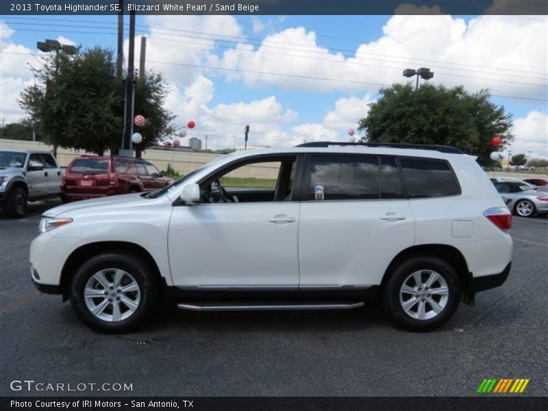 Blizzard White Pearl / Sand Beige 2013 Toyota Highlander SE