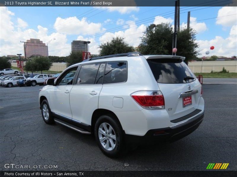 Blizzard White Pearl / Sand Beige 2013 Toyota Highlander SE