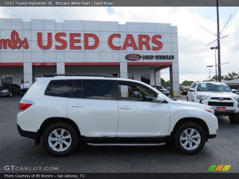 Blizzard White Pearl / Sand Beige 2013 Toyota Highlander SE