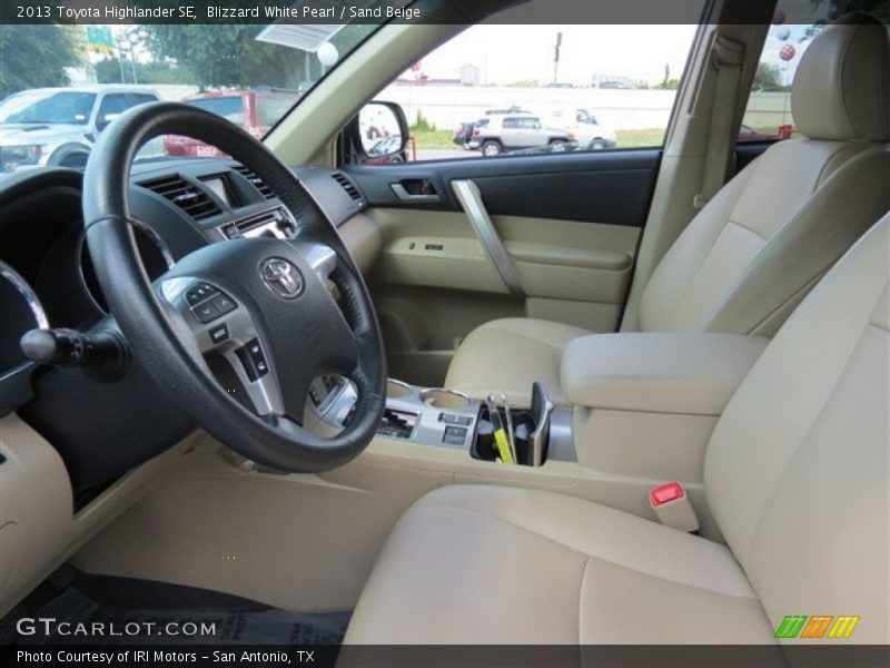 Blizzard White Pearl / Sand Beige 2013 Toyota Highlander SE