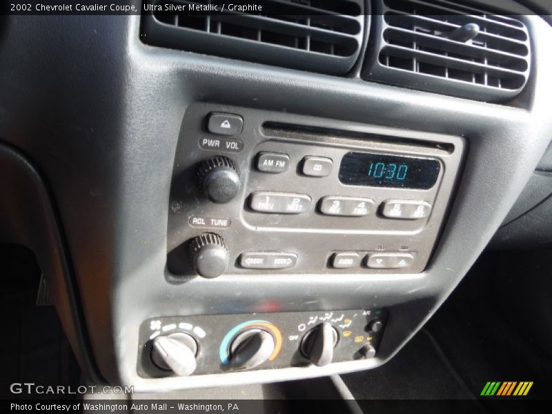 Ultra Silver Metallic / Graphite 2002 Chevrolet Cavalier Coupe