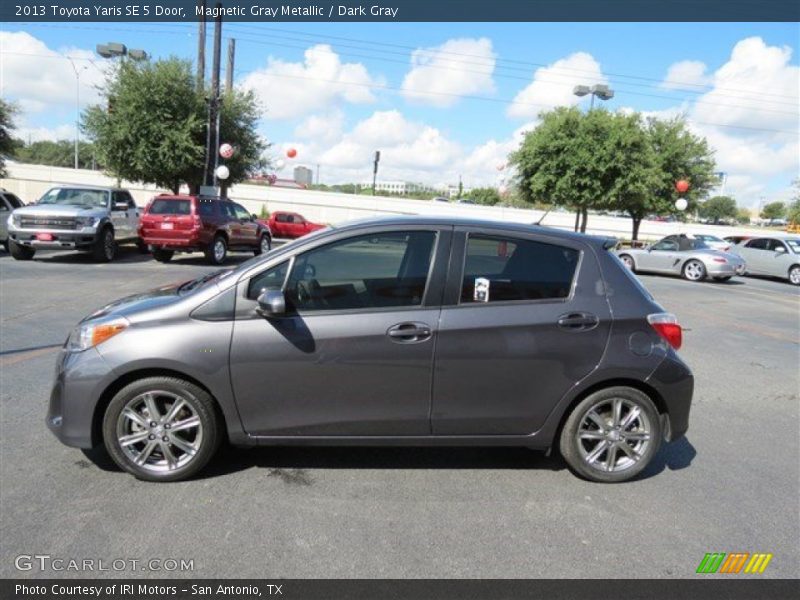 Magnetic Gray Metallic / Dark Gray 2013 Toyota Yaris SE 5 Door