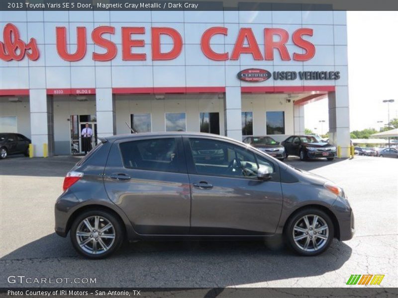 Magnetic Gray Metallic / Dark Gray 2013 Toyota Yaris SE 5 Door