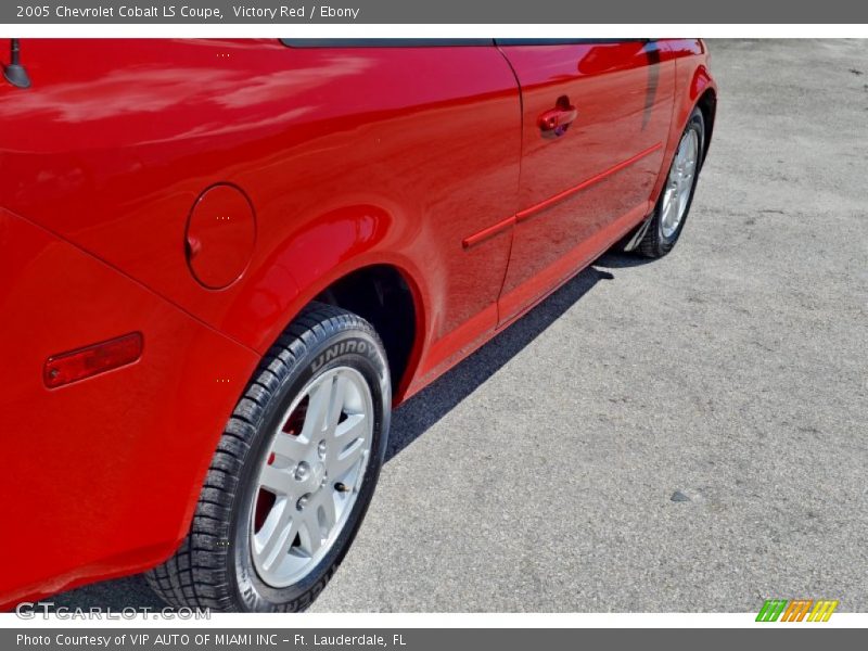 Victory Red / Ebony 2005 Chevrolet Cobalt LS Coupe