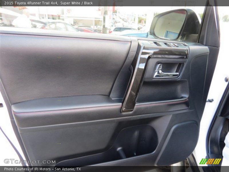 Super White / Black 2015 Toyota 4Runner Trail 4x4
