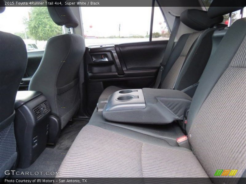 Super White / Black 2015 Toyota 4Runner Trail 4x4
