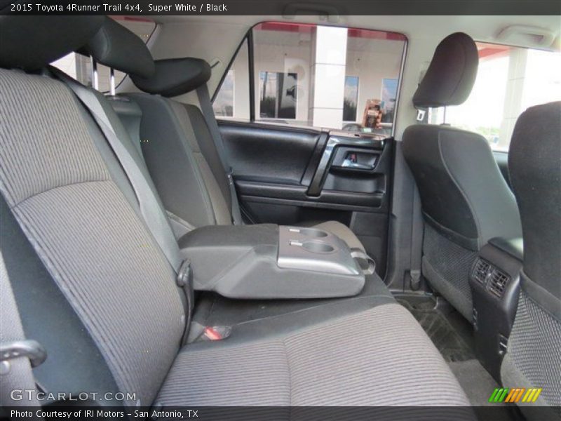 Super White / Black 2015 Toyota 4Runner Trail 4x4