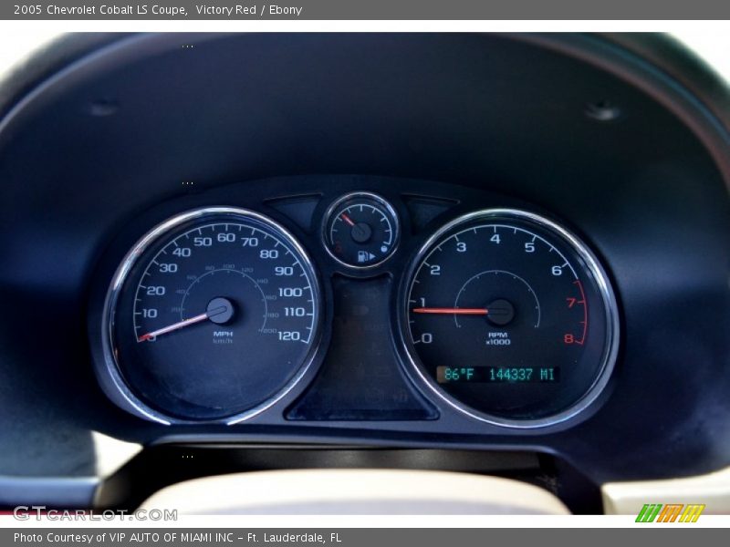 Victory Red / Ebony 2005 Chevrolet Cobalt LS Coupe