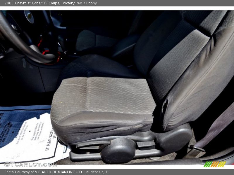 Victory Red / Ebony 2005 Chevrolet Cobalt LS Coupe