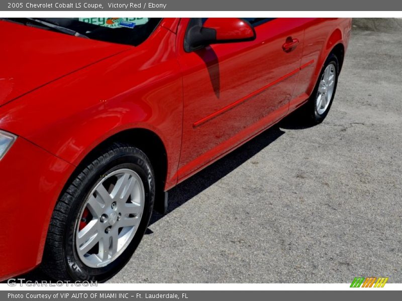 Victory Red / Ebony 2005 Chevrolet Cobalt LS Coupe