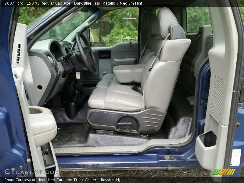 Dark Blue Pearl Metallic / Medium Flint 2007 Ford F150 XL Regular Cab 4x4