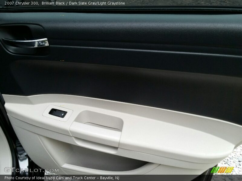 Brilliant Black / Dark Slate Gray/Light Graystone 2007 Chrysler 300