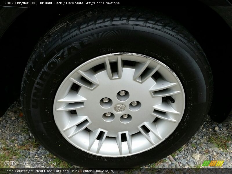 Brilliant Black / Dark Slate Gray/Light Graystone 2007 Chrysler 300