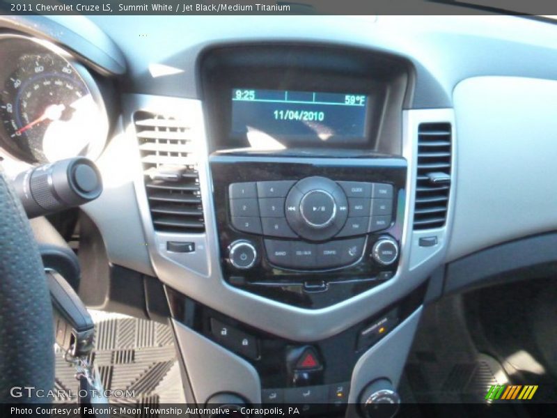 Summit White / Jet Black/Medium Titanium 2011 Chevrolet Cruze LS