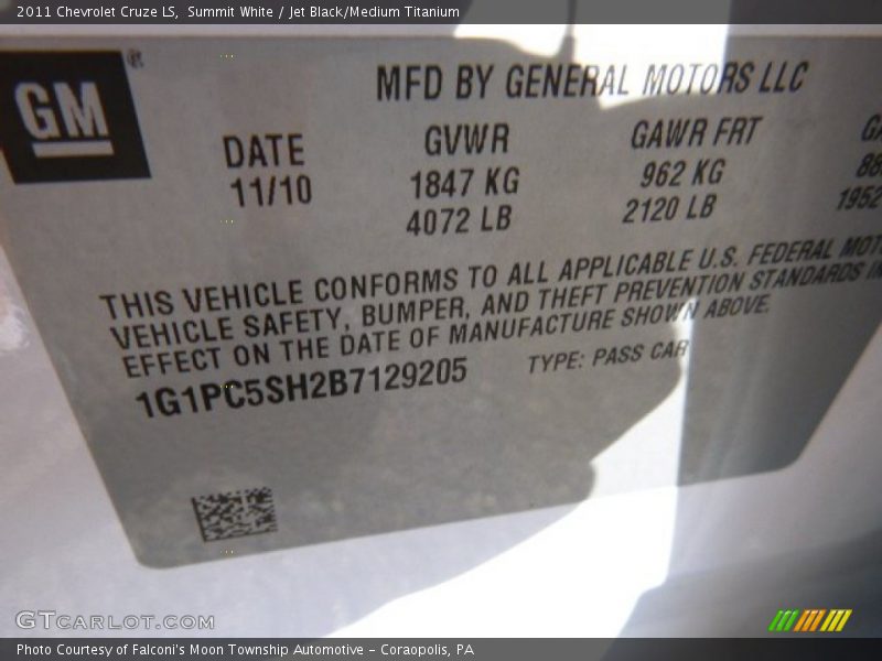 Summit White / Jet Black/Medium Titanium 2011 Chevrolet Cruze LS