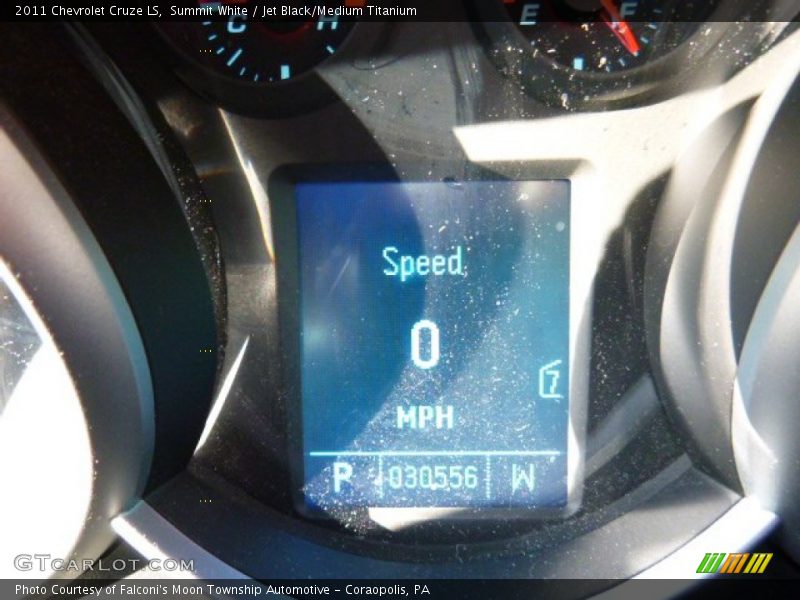 Summit White / Jet Black/Medium Titanium 2011 Chevrolet Cruze LS