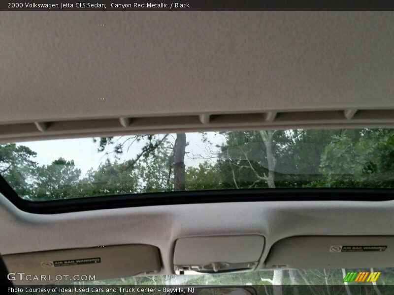 Canyon Red Metallic / Black 2000 Volkswagen Jetta GLS Sedan