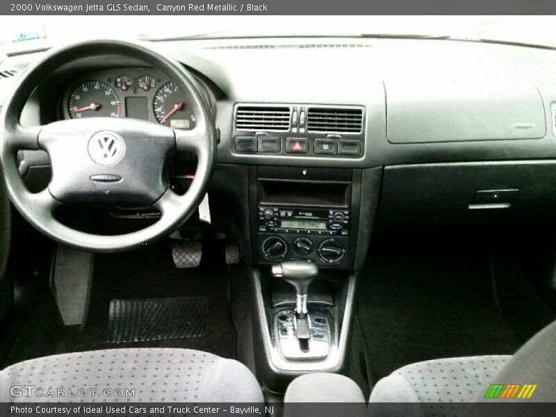 Canyon Red Metallic / Black 2000 Volkswagen Jetta GLS Sedan