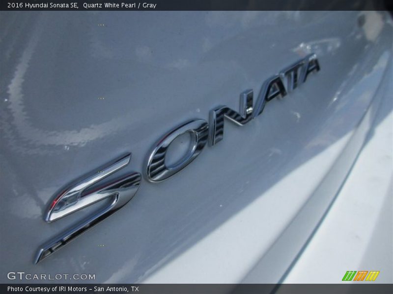 Quartz White Pearl / Gray 2016 Hyundai Sonata SE