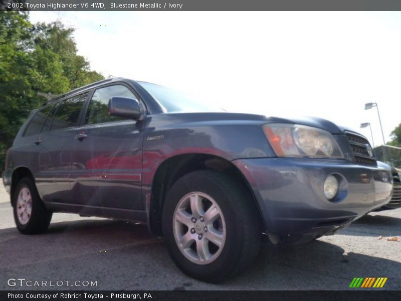 Bluestone Metallic / Ivory 2002 Toyota Highlander V6 4WD