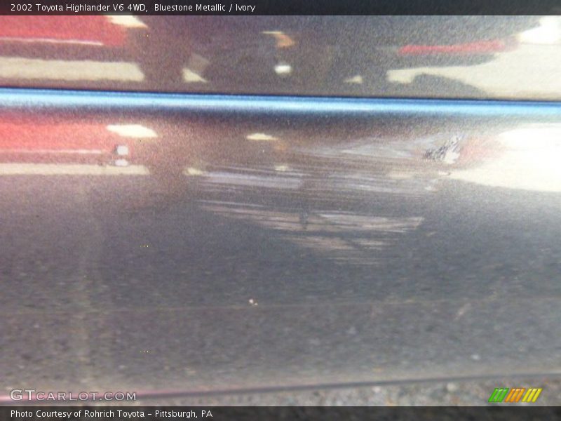 Bluestone Metallic / Ivory 2002 Toyota Highlander V6 4WD