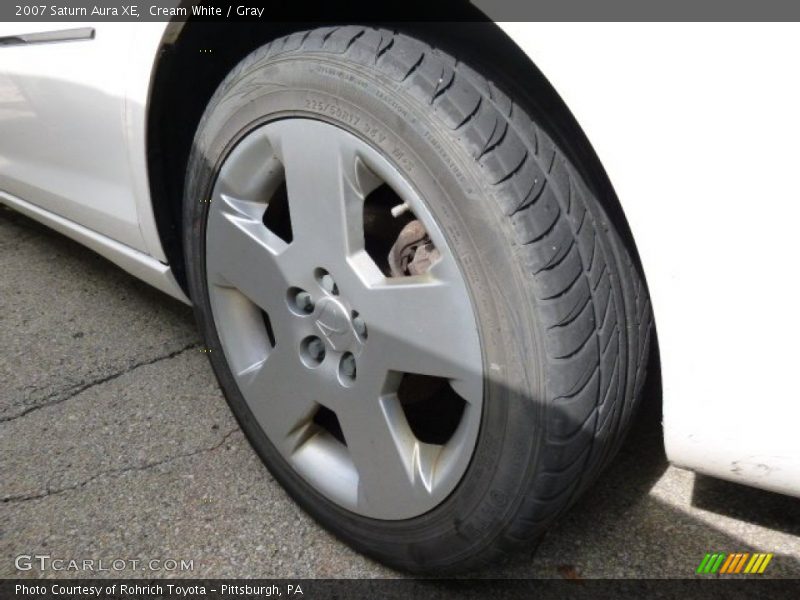 Cream White / Gray 2007 Saturn Aura XE