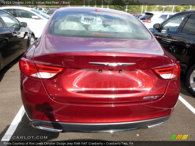 Velvet Red Pearl / Black 2016 Chrysler 200 S