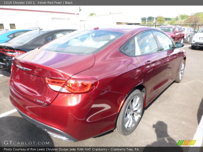 Velvet Red Pearl / Black 2016 Chrysler 200 S