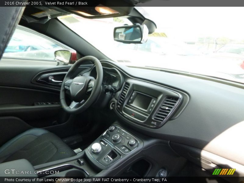 Velvet Red Pearl / Black 2016 Chrysler 200 S