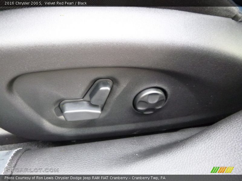 Velvet Red Pearl / Black 2016 Chrysler 200 S