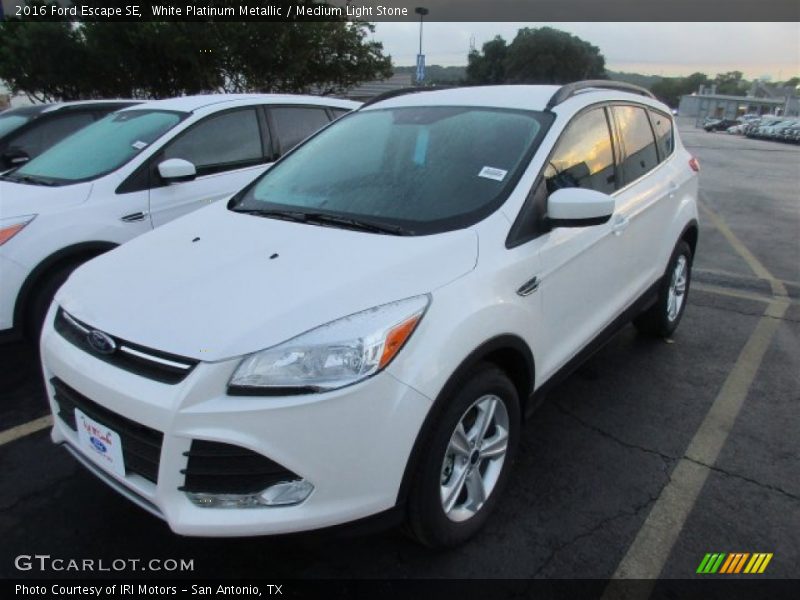 White Platinum Metallic / Medium Light Stone 2016 Ford Escape SE