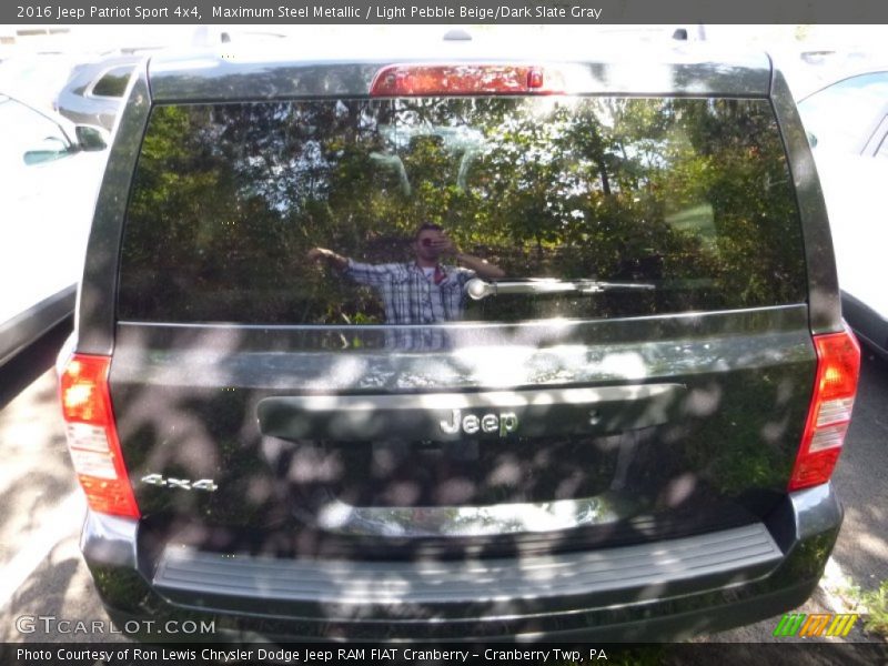 Maximum Steel Metallic / Light Pebble Beige/Dark Slate Gray 2016 Jeep Patriot Sport 4x4