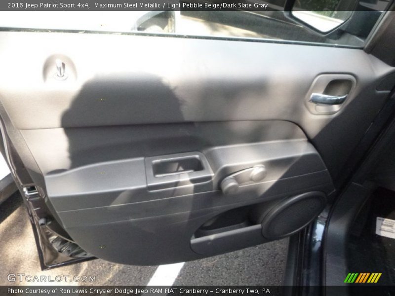 Maximum Steel Metallic / Light Pebble Beige/Dark Slate Gray 2016 Jeep Patriot Sport 4x4